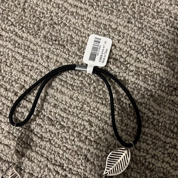 Icing | Feather Headband 🪶 - Picture 3 of 3